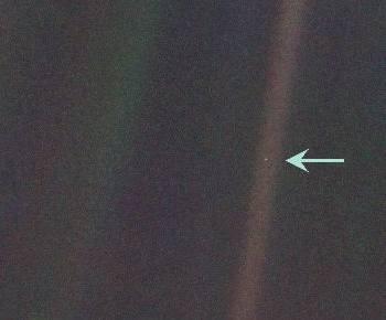 Pale Blue Dot/Soluk Mavi Nokta